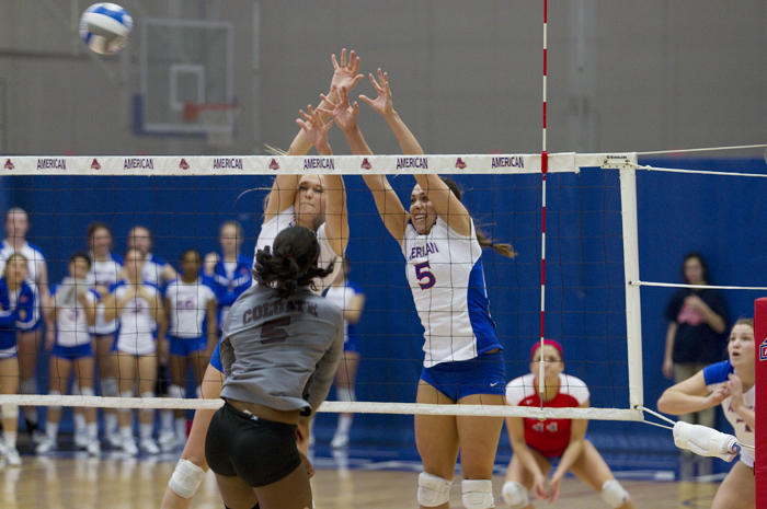 SP_W_Volleyball_Colgate_AnaSantos_0195-web
